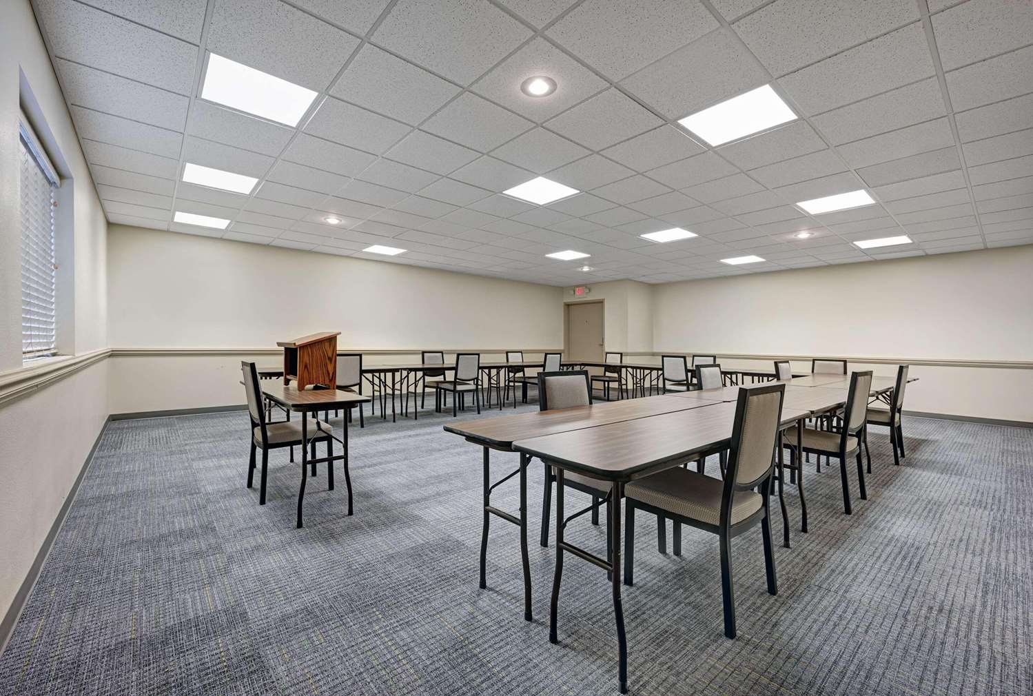 Country Inn & Suites by Radisson, Pierre SD 5/7
