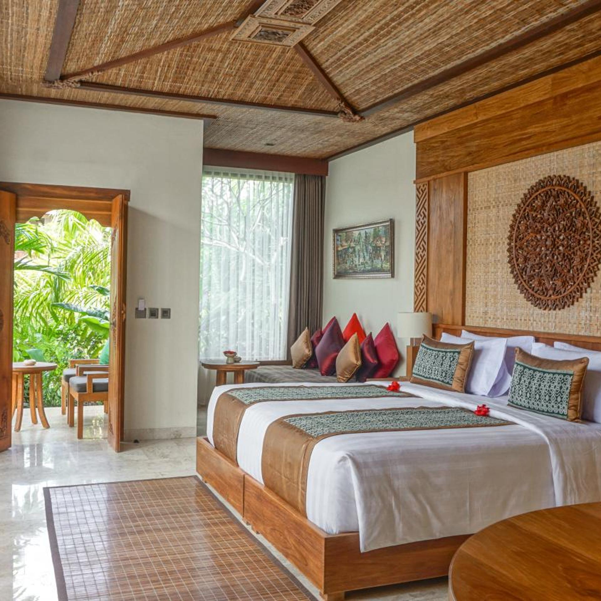 DELUXE, DOUBLE OR TWIN BED, GARDEN VIEW