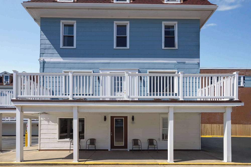 Wildwood Inn, a Travelodge by Wyndham thumb 2