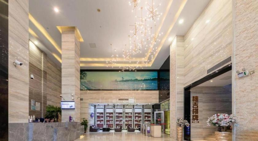 Lavande Hotel(Guangzhou Jiahe Wanggang Metro Station & Junhe Avenue Police Academy Branch) 18/43