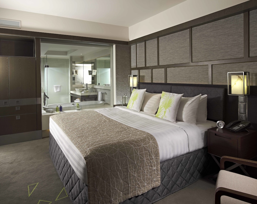 PANORAMIC, DELUXE, CITY VIEW, HIGH FLOOR