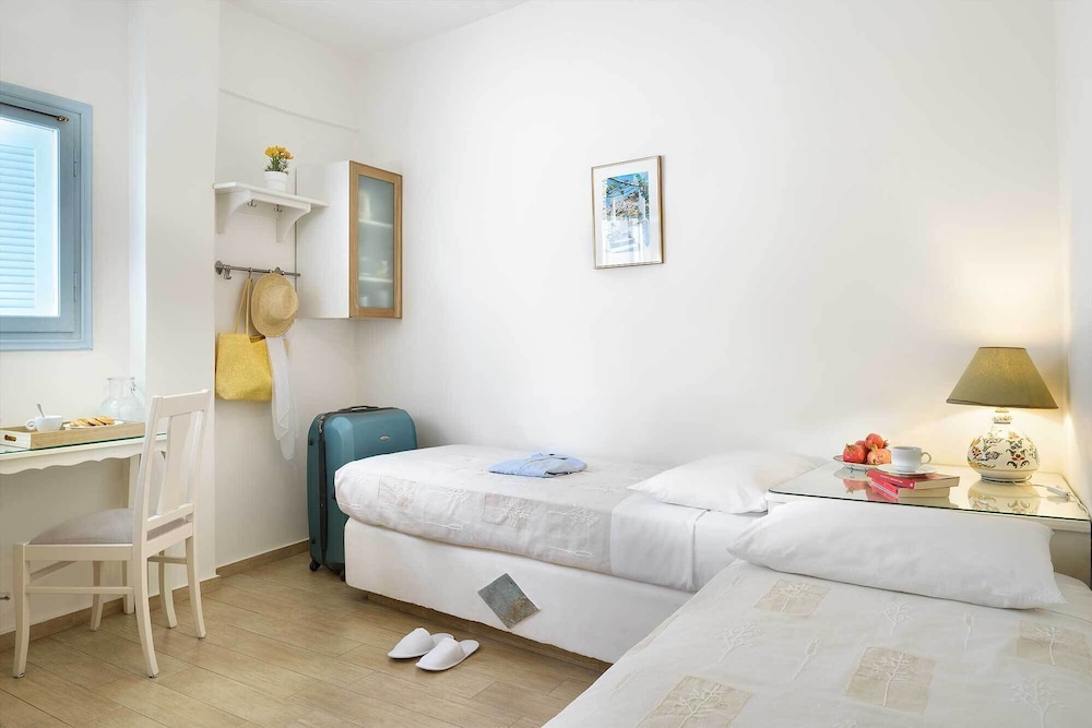 Perigiali Hotel 8/50