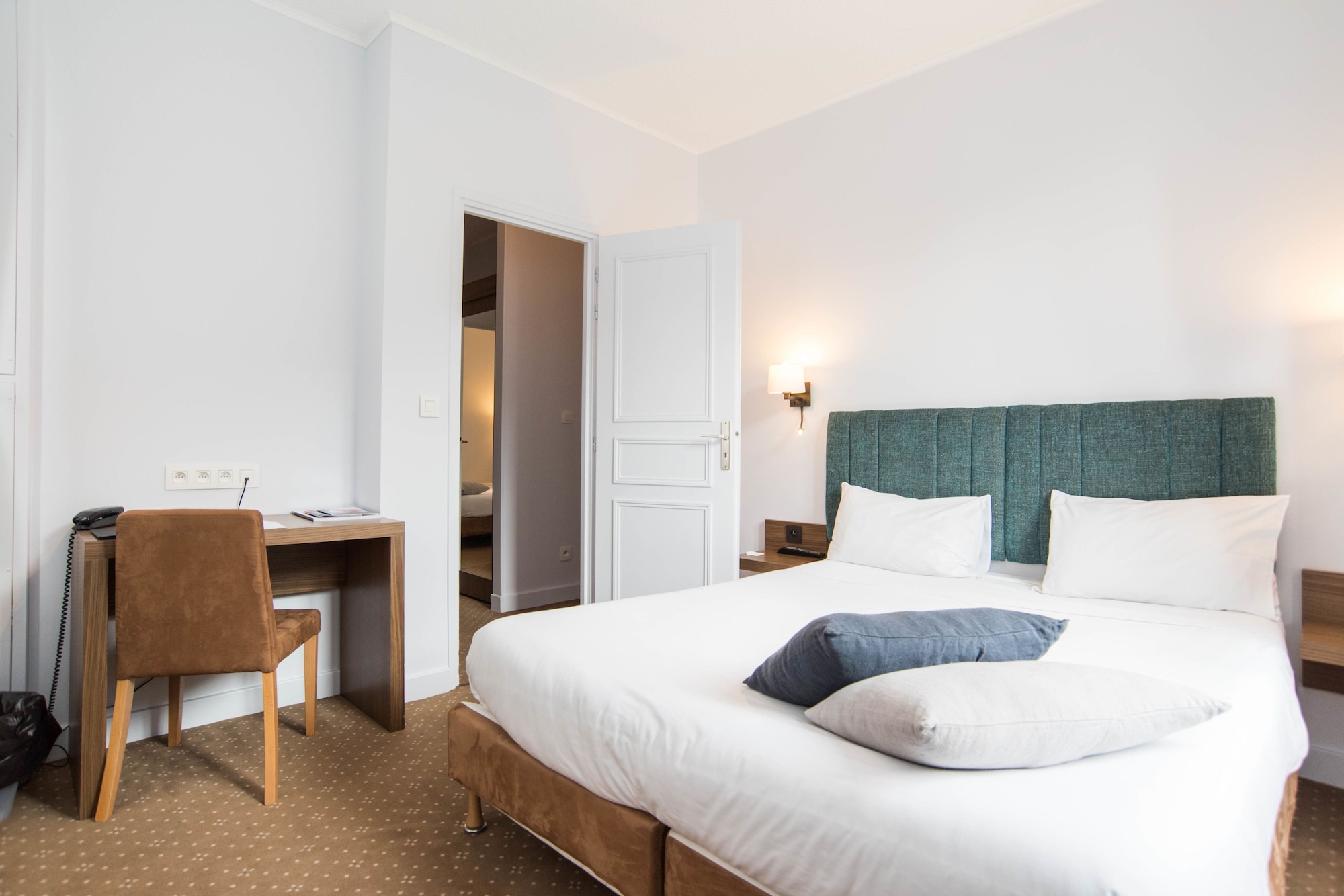 SUPERIOR, DOUBLE BED