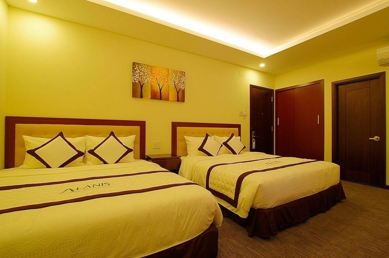 FAMILY, 2 QUEEN BEDS, CITY VIEW
