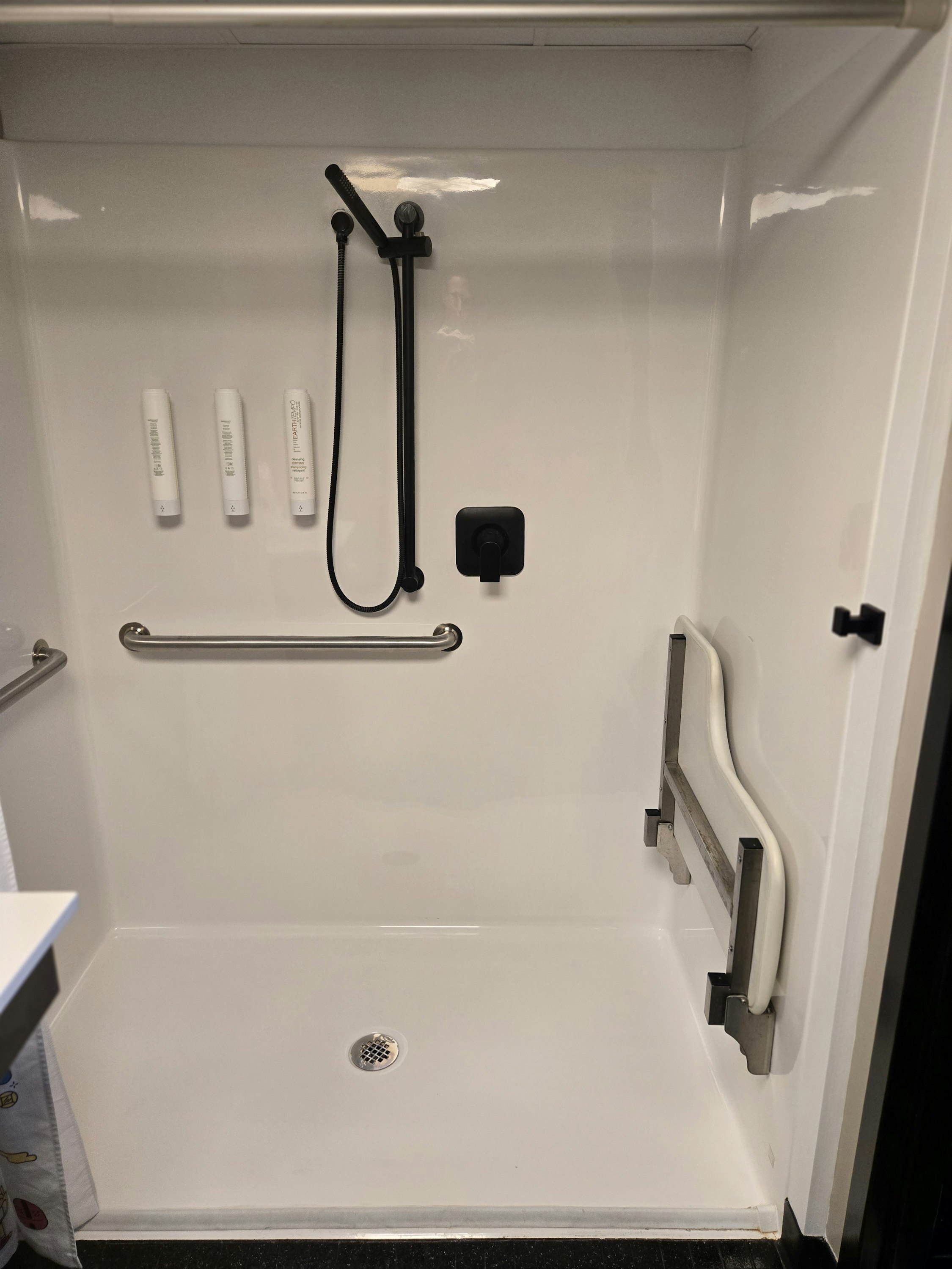 Cartoon Network Hotel 24/25