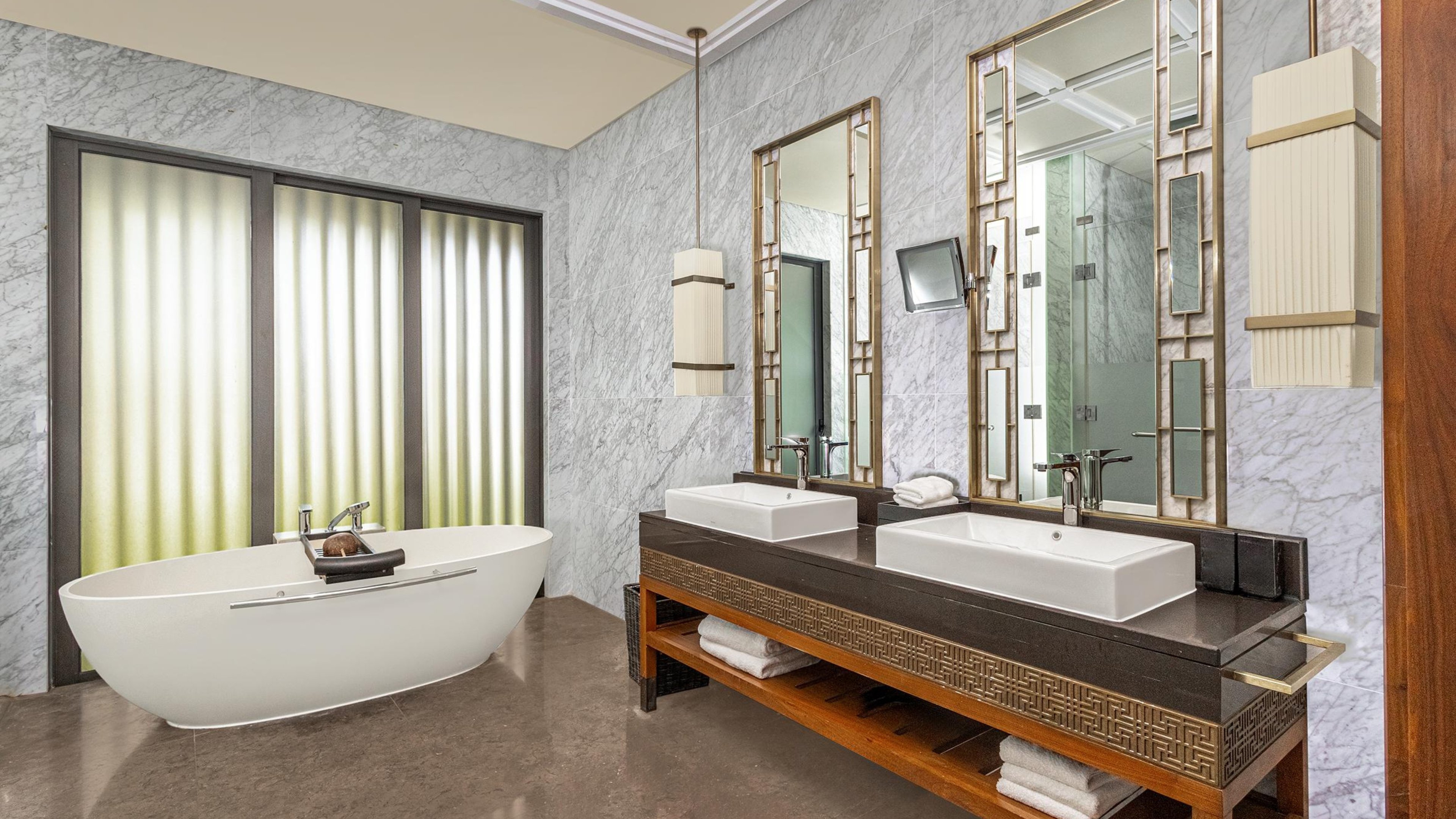 Intercontinental Phu Quoc Long Beach Resort 50/50