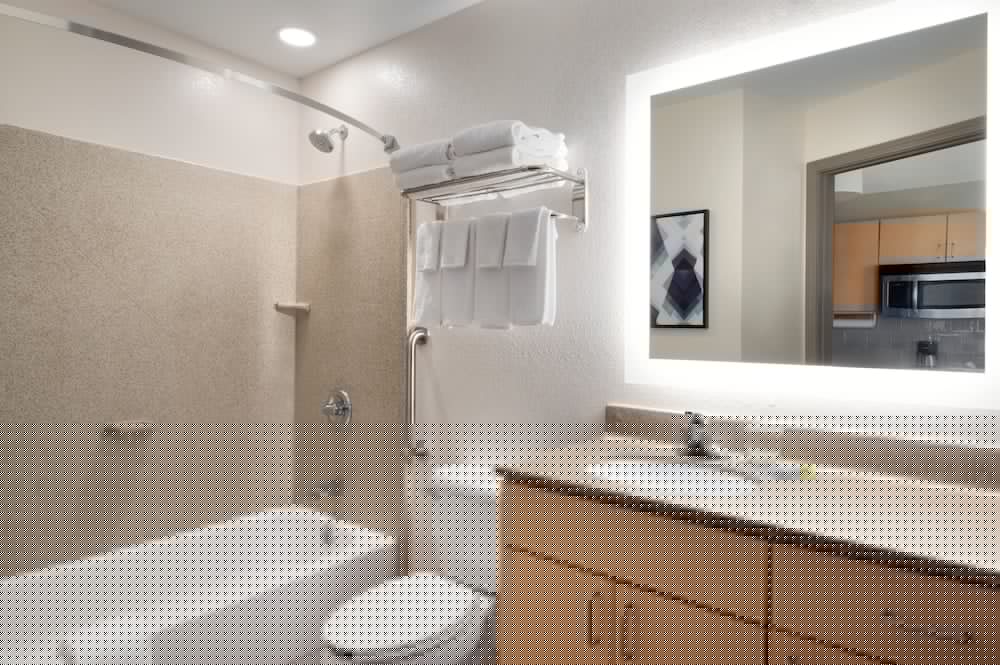 Candlewood Suites Watertown-Fort Drum 10/68