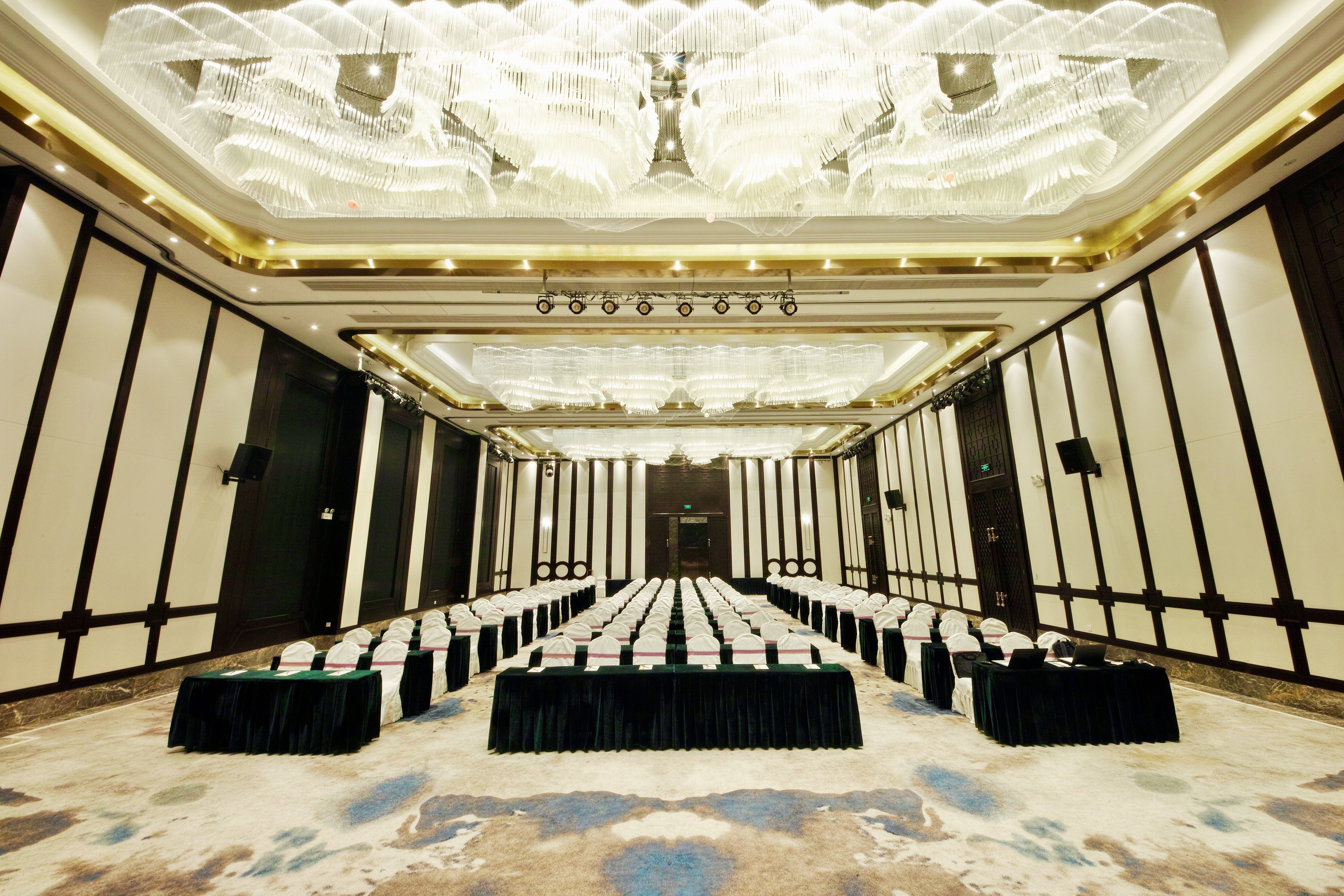 HOLIDAY INN EXPRESS HEFEI SHUSHAN 25/34