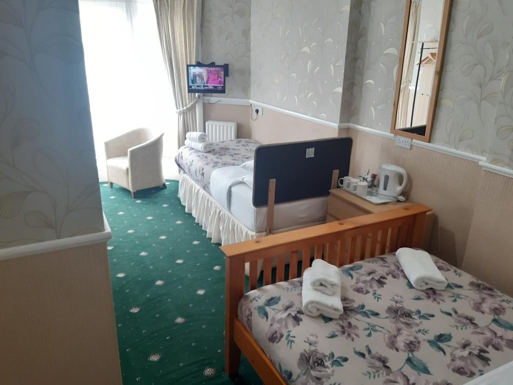 Wellington Hotel 30/50