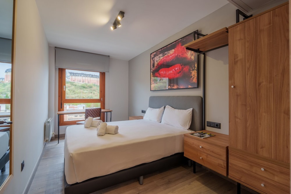 2 BEDROOMS, PREMIUM, APARTMENT, QUEEN AND TWIN BEDS, TERRACE