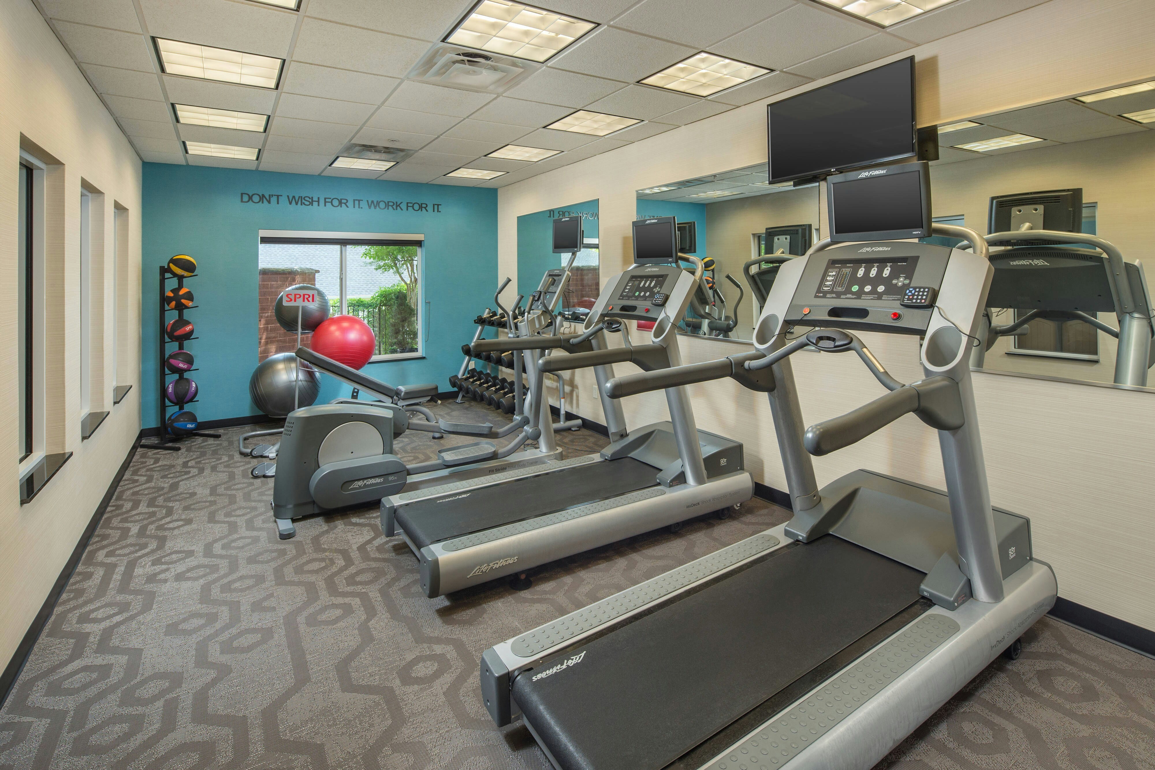 Fairfield Inn Suites Cleveland 10/25