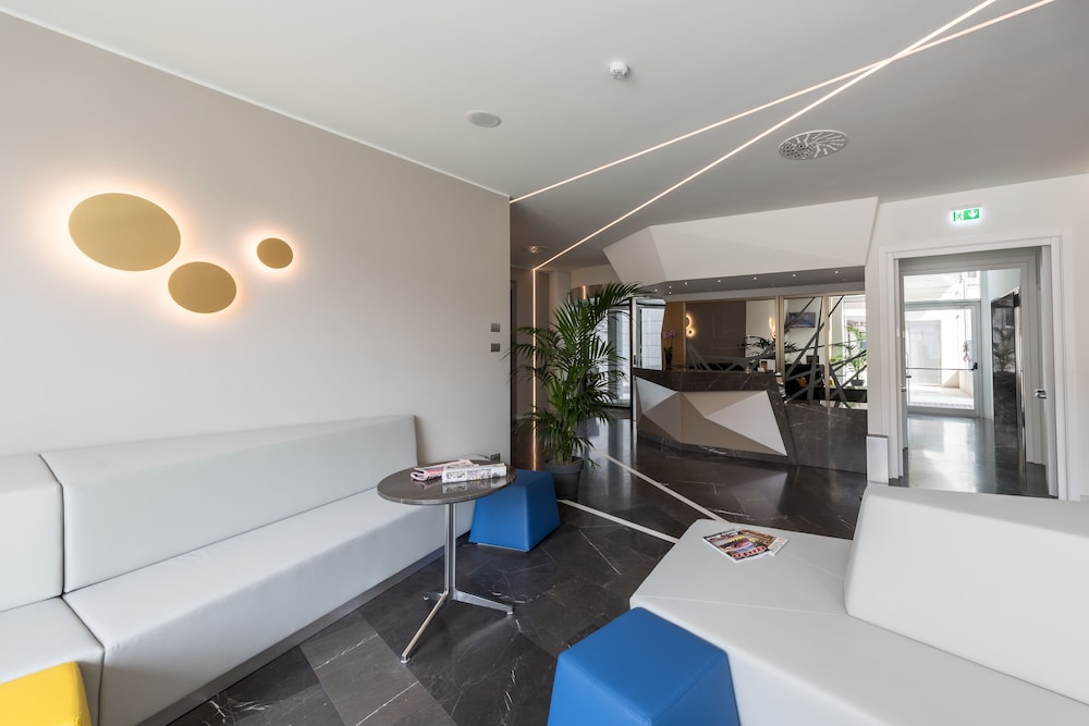 Hesperia Hotel & Residence 4/50