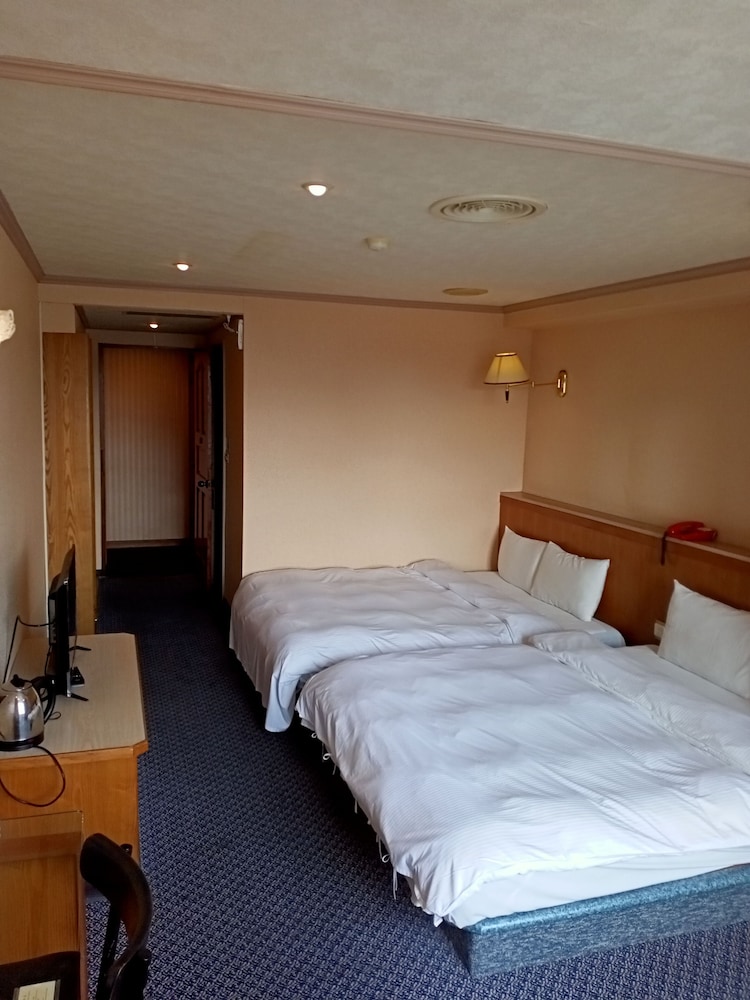 Chungli Business Hotel 14/48