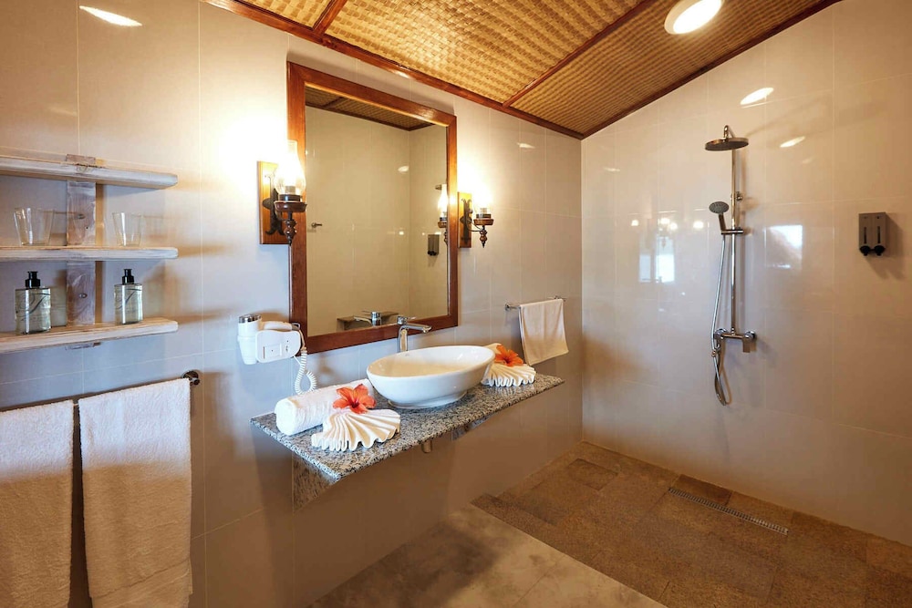 COLIBRI GUEST HOUSE(M) 40/54