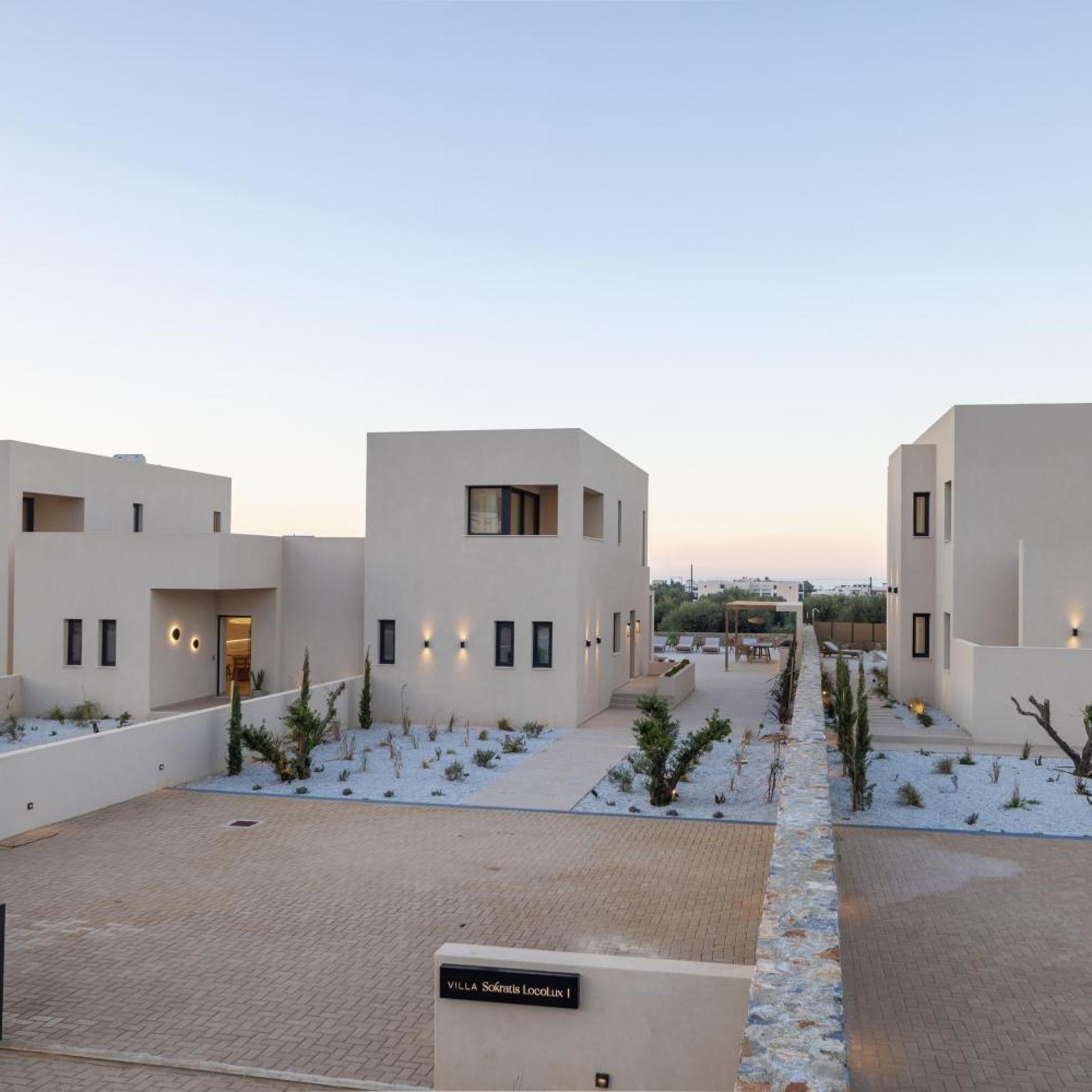 Sokratis LocoLux Villas & Suites 75/86
