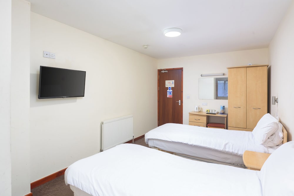 The Sandringham Hotel 16/48