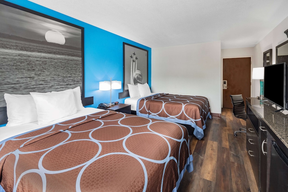 Super 8 By Wyndham Pensacola 20/49