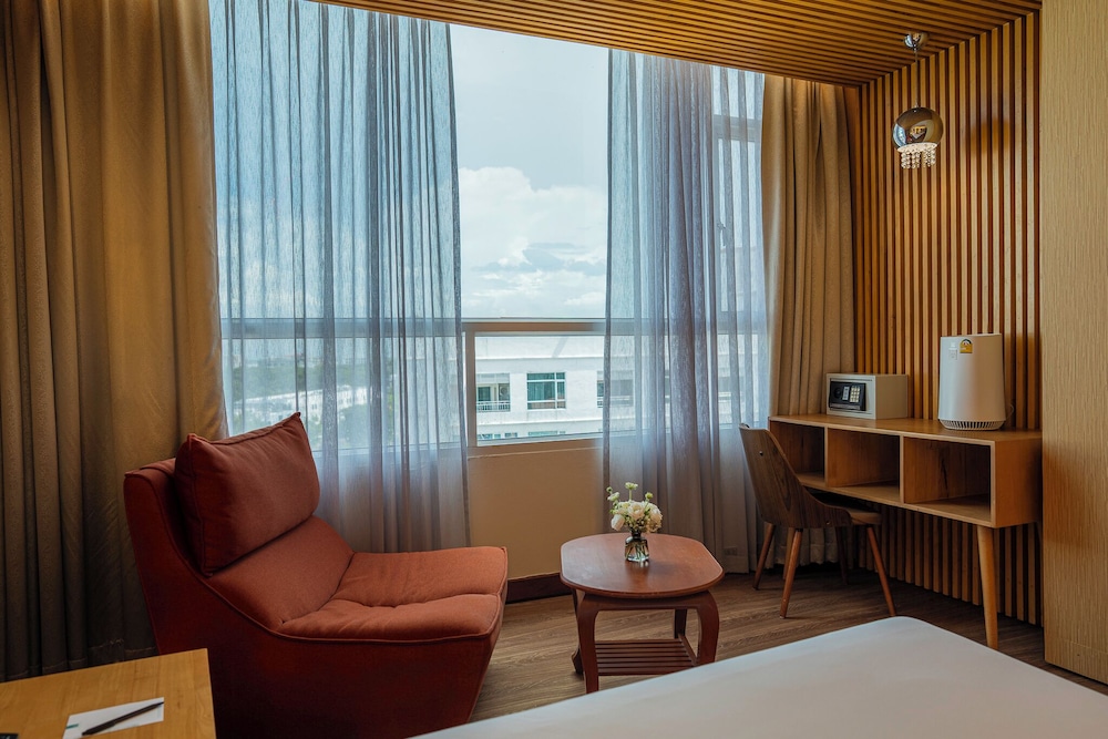 Khum Phucome Hotel 182/198