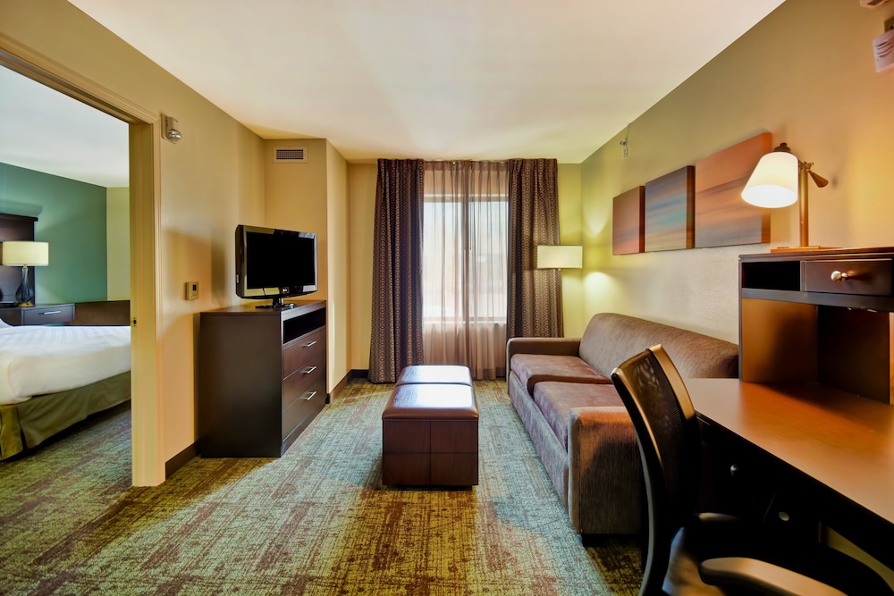Staybridge Suites Middleton/Madison-West 36/49