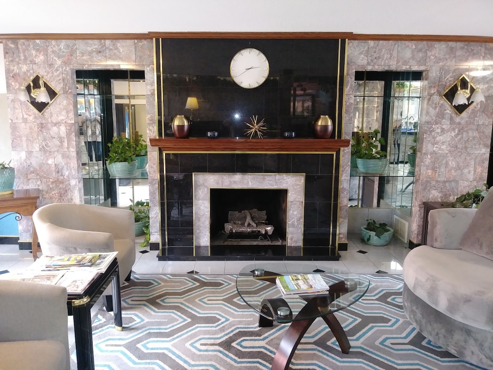 Bellevue Hotel & Suites 53/66