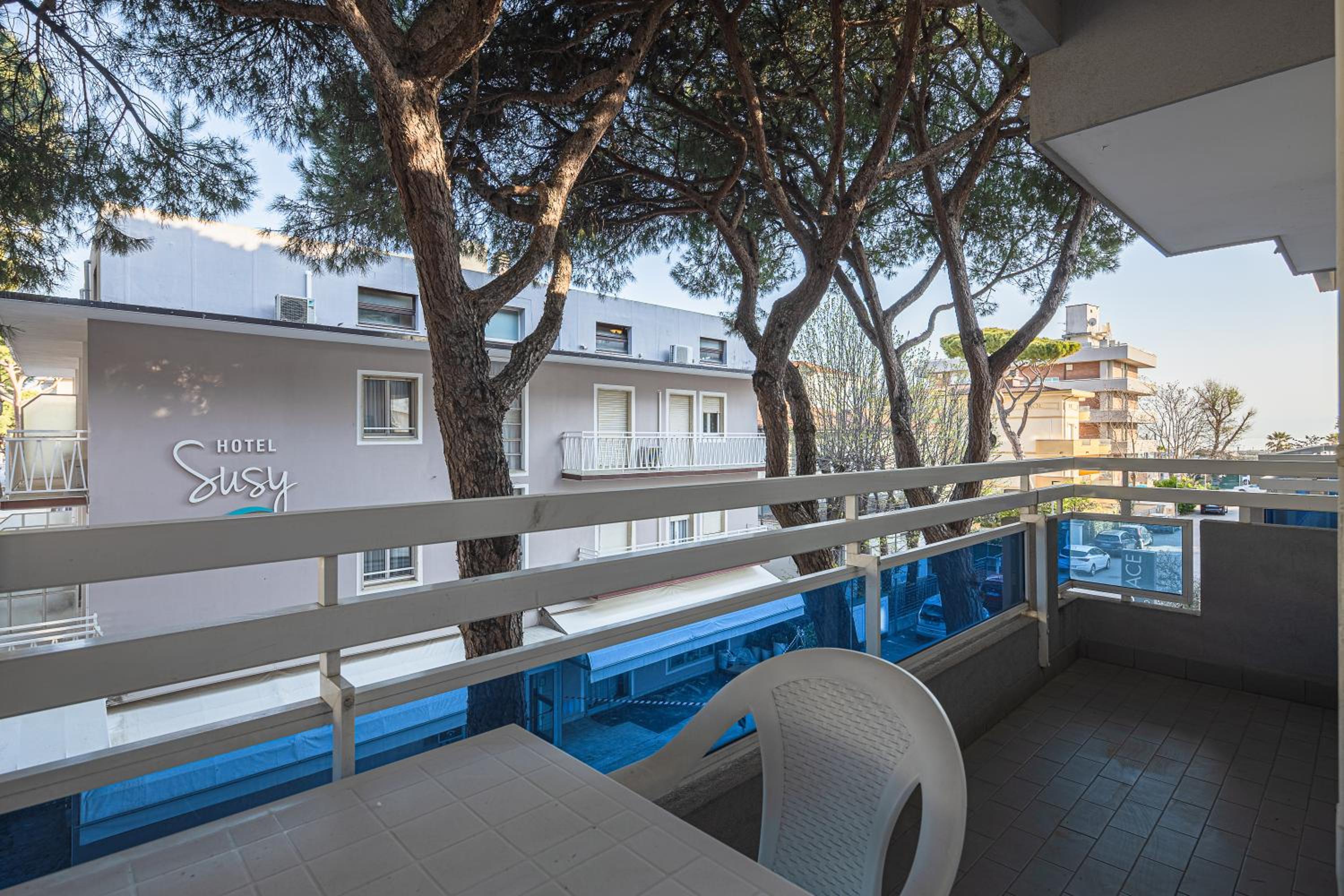 VILLA AZZURRA 30/36