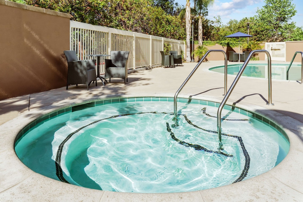 Hampton Inn & Suites Thousand Oaks 5/58