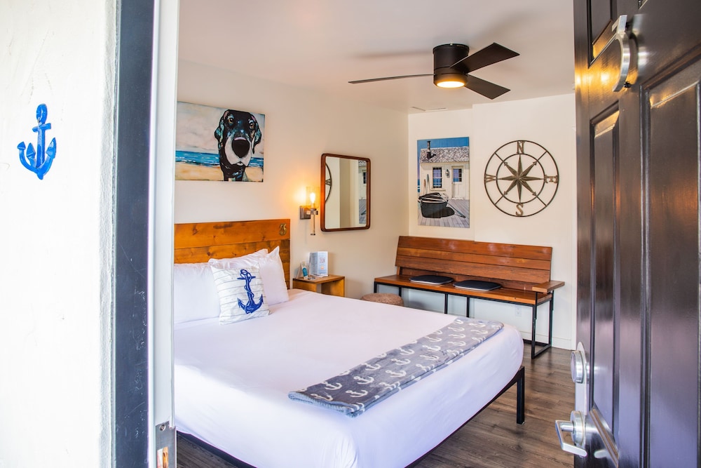 غرفة قياسية بسرير كينج، Haley Hotel 3/10