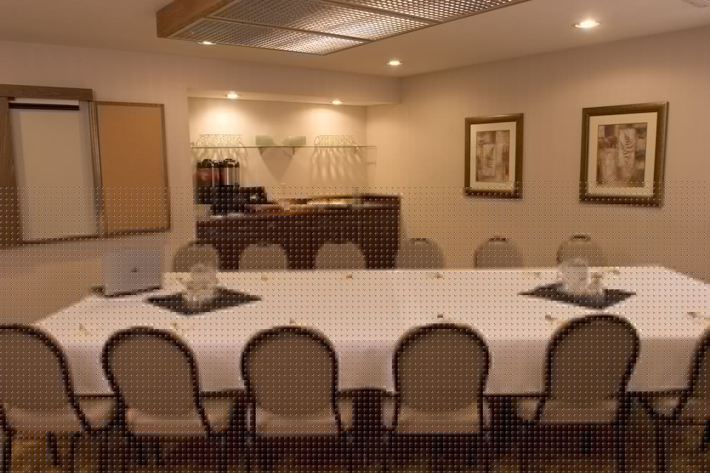 Monarch Hotel And Conference Center 47/59