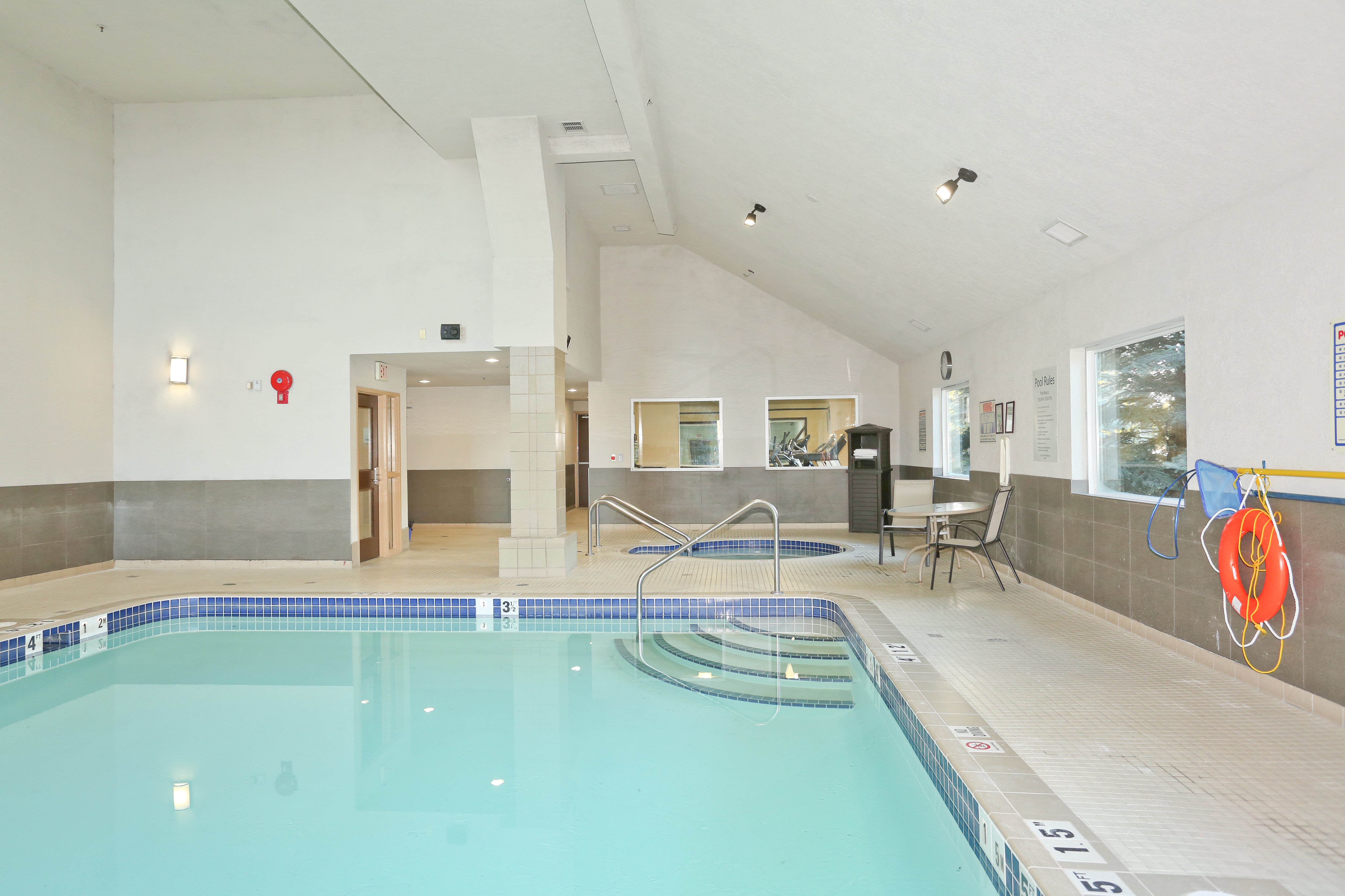 Holiday Inn Express Vernon 34/61