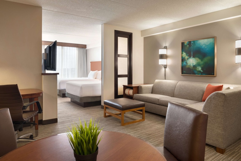Hyatt Place Chicago/ Schaumburg 22/34