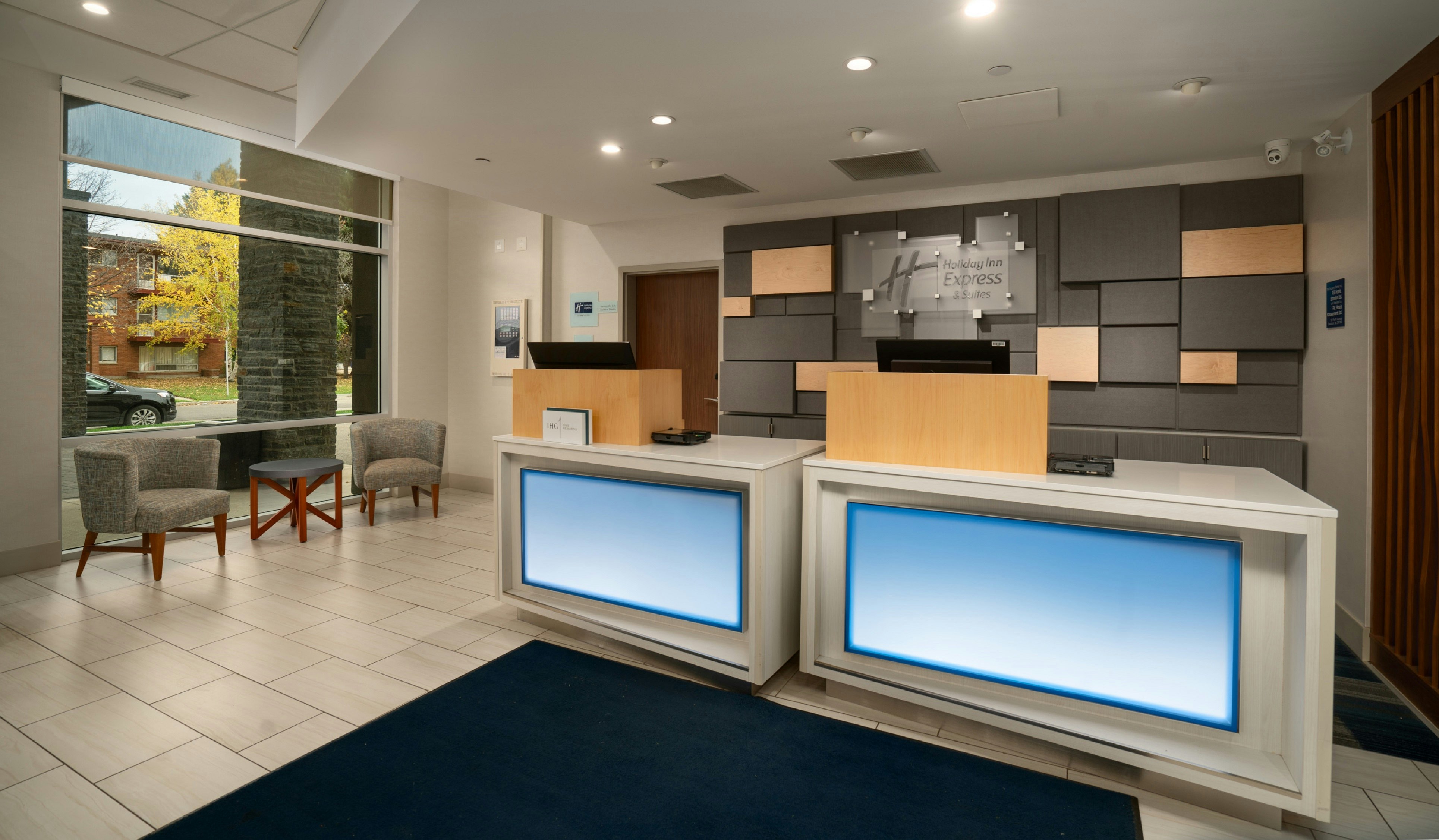 Holiday Inn Express And Suites Brandon 8/74