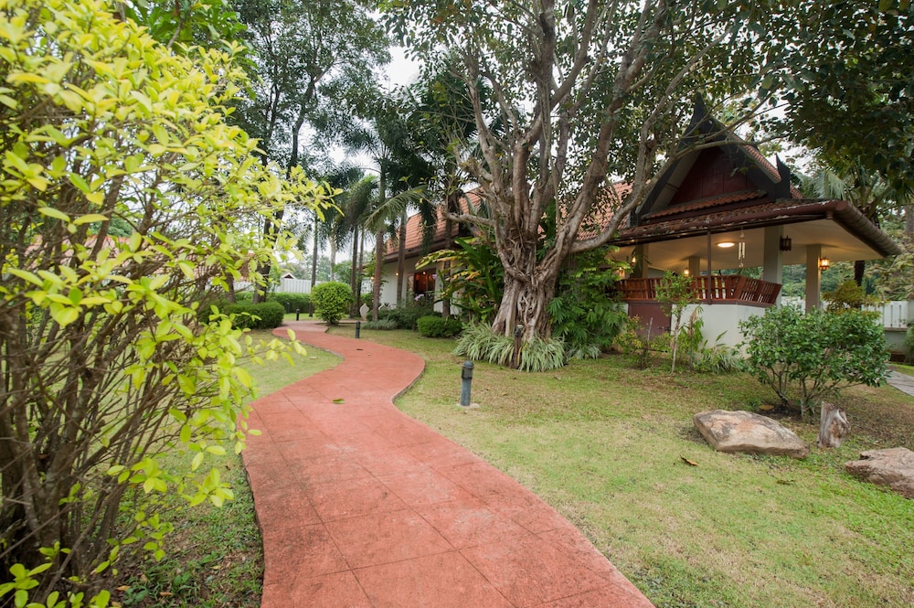 RUEN ARIYA RESORT 65/76