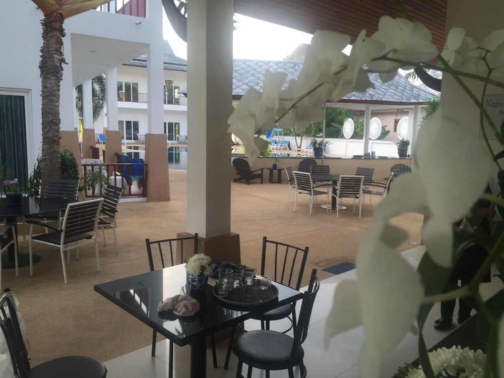 Nadivana Serviced Apartments 22/24