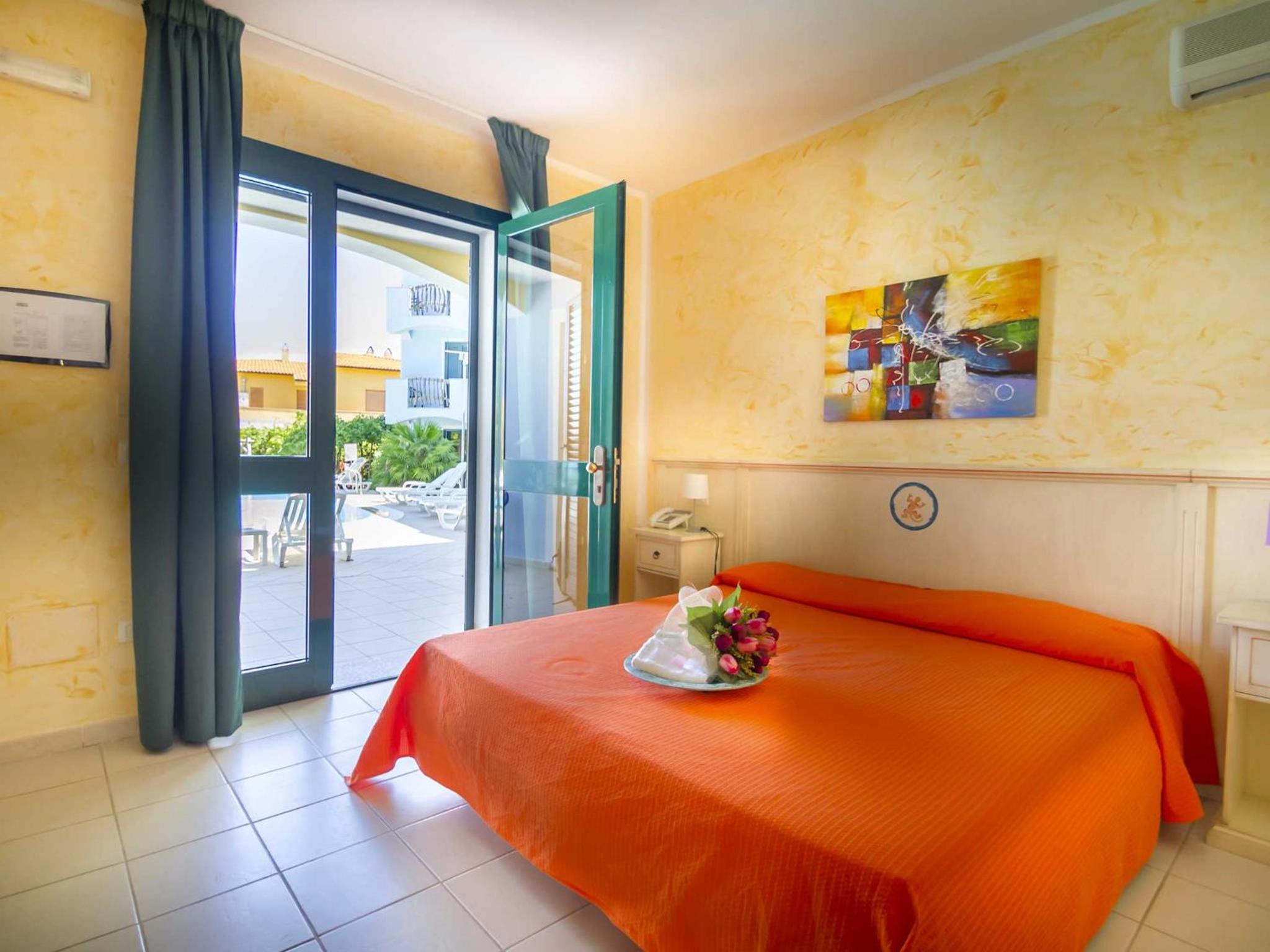 Room, Double Bed