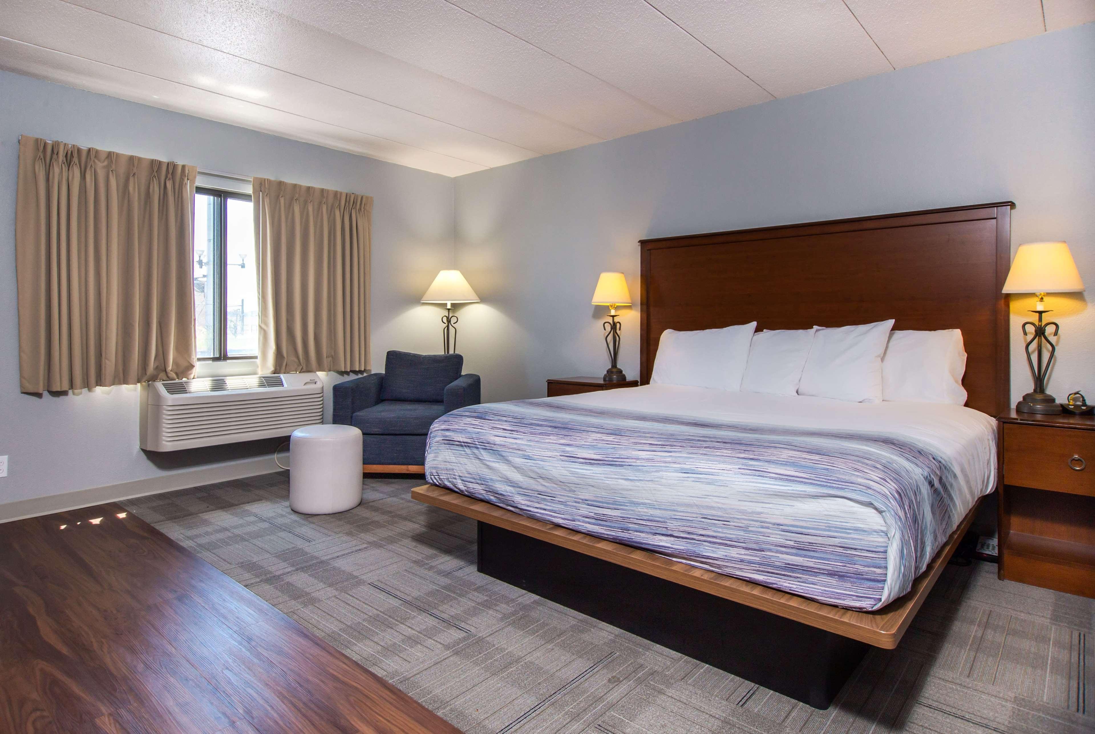 Suite, King Bed, Americinn By Wyndham Rapid City 2/3