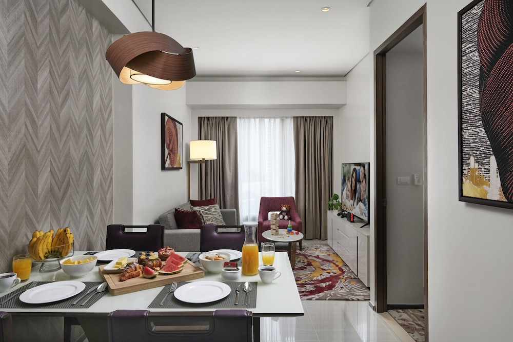 Somerset Central Salcedo Makati 25/33