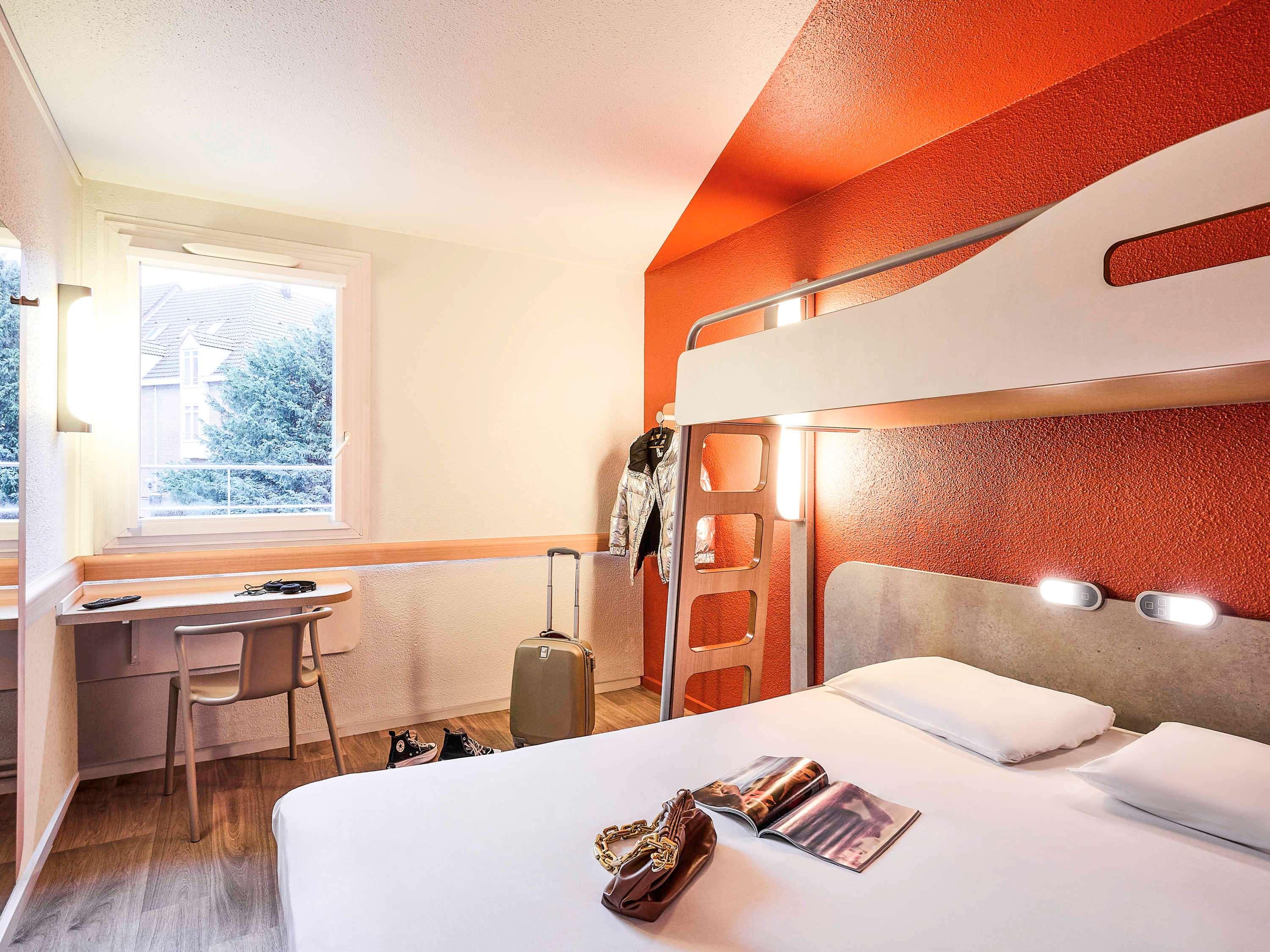 ROOM, TRIPLE, DOUBLE AND BUNK BED