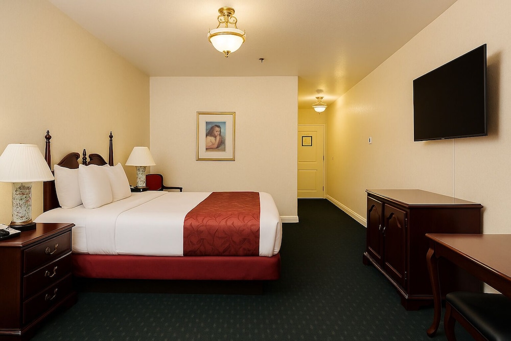 Carlyle Hotel 30/70