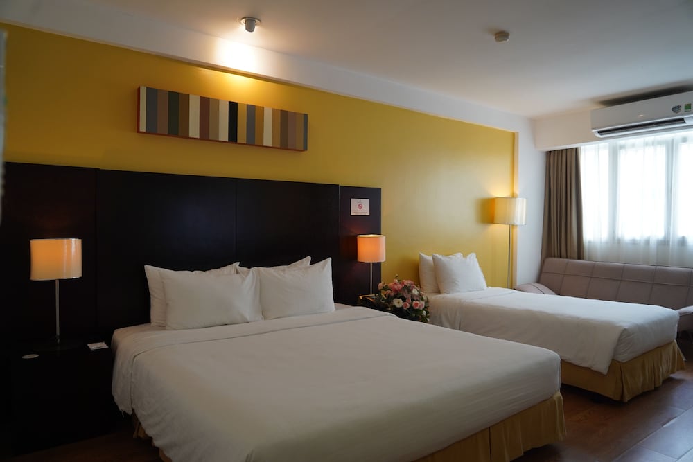DELUXE, DOUBLE BED