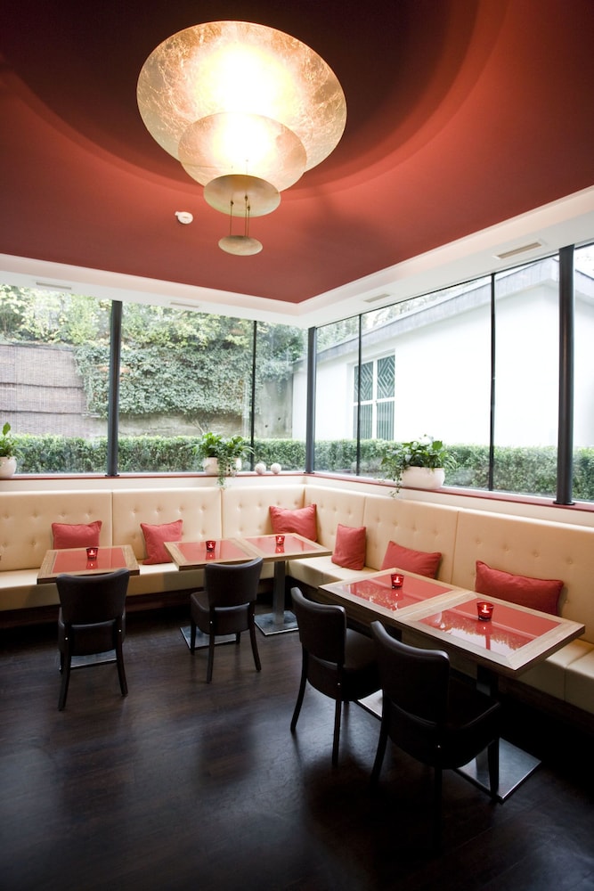 HOTEL GRAFRATHER HOF 35/49