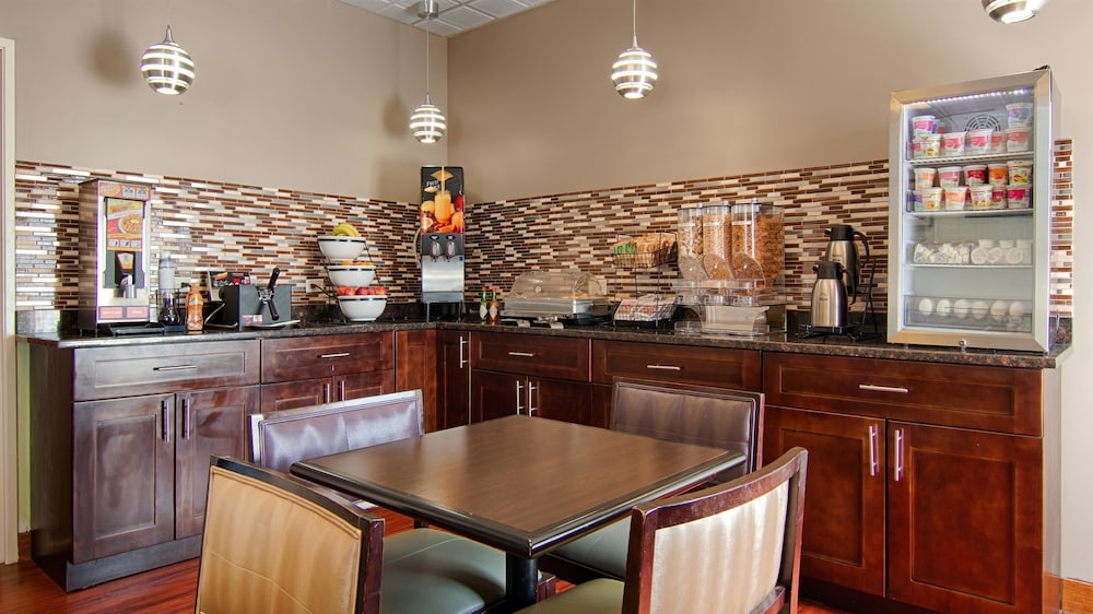 Best Western Plus O'Hare International South Hotel 29/31