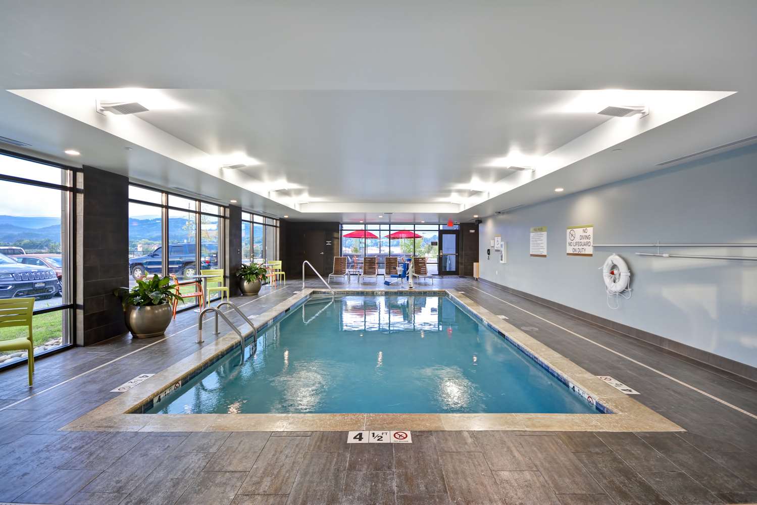 swimming pool spa