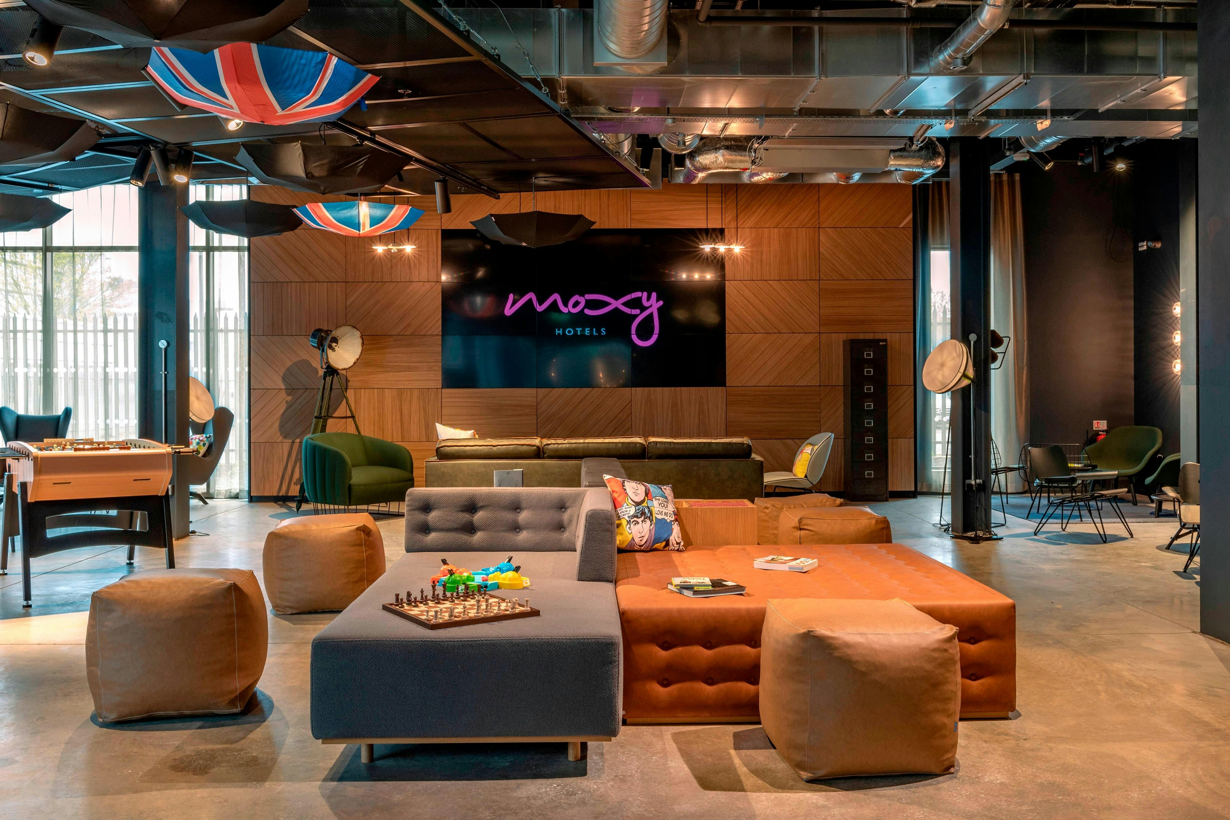 MOXY LONDON HEATHROW AIRPORT 24/39