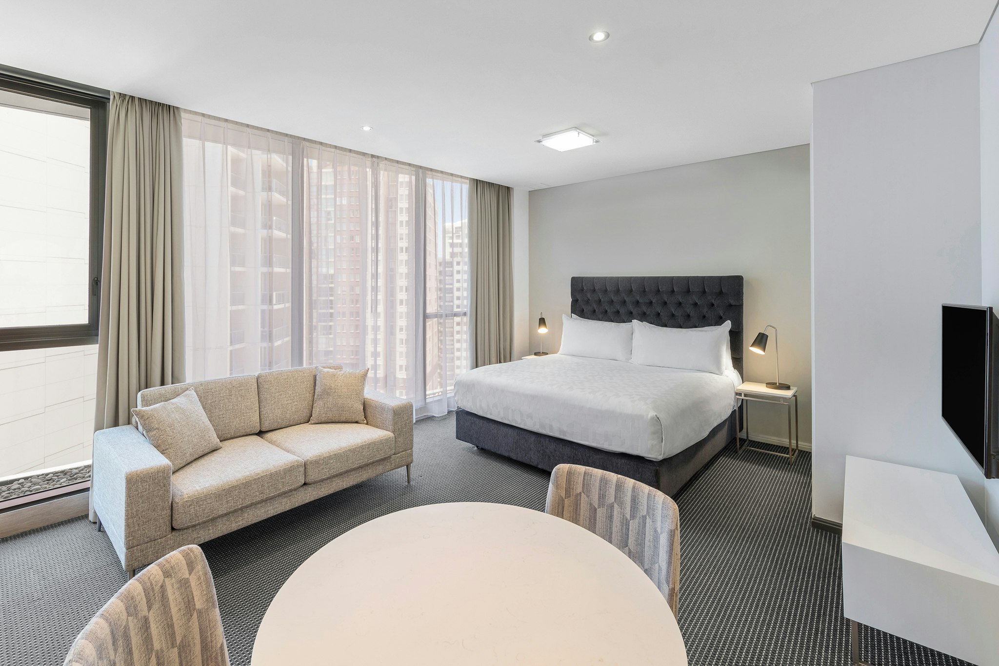 Meriton Suites Campbell Street 9/17