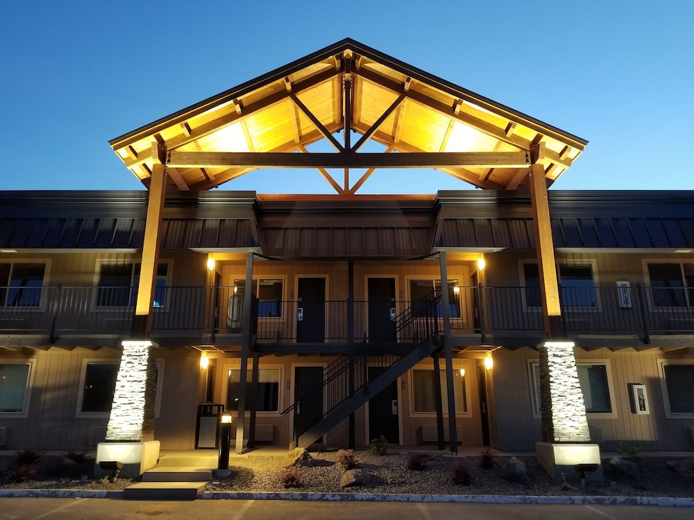 The Hotel Y, a Dazzler Select by Wyndham 1/21