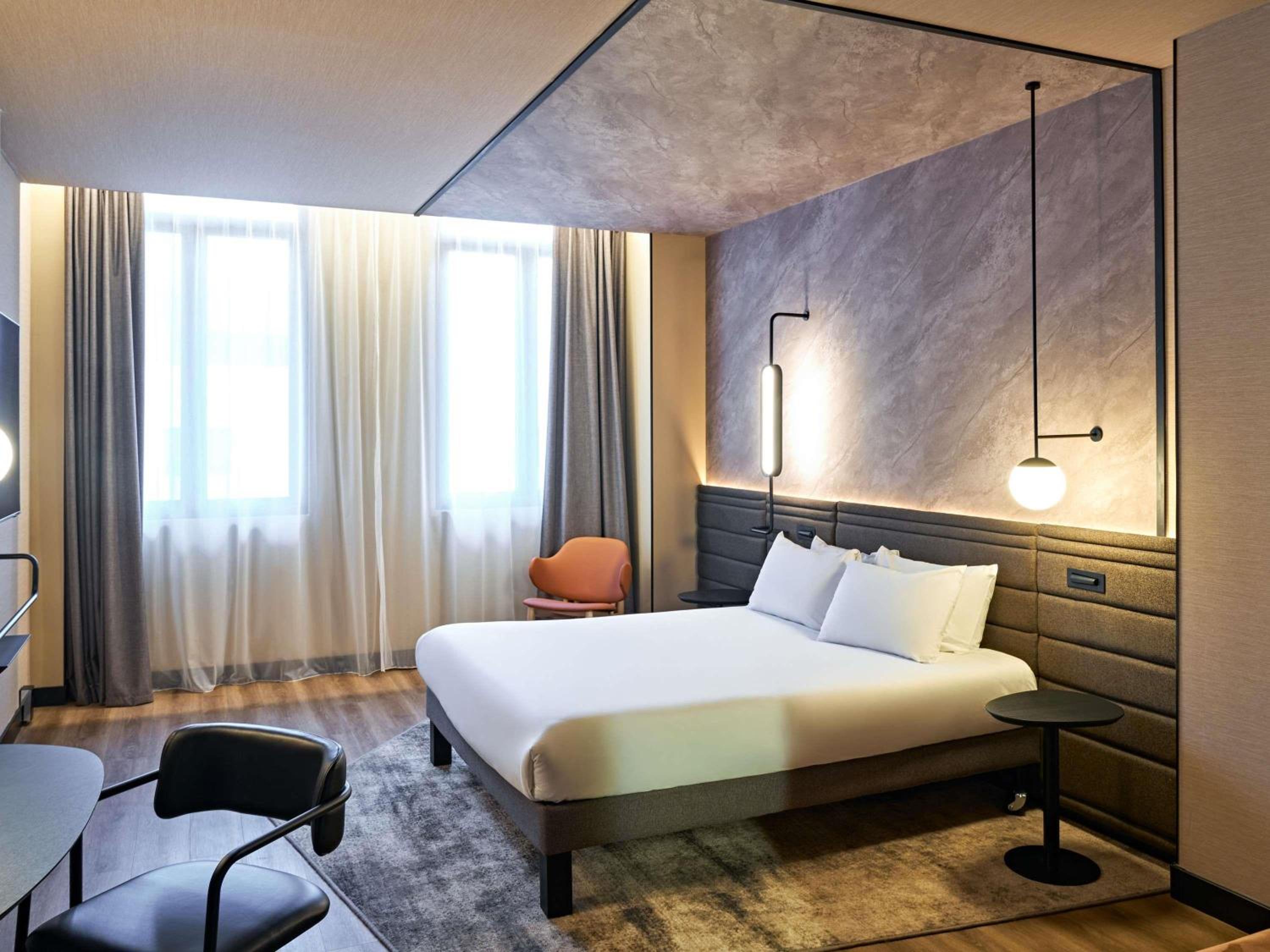 EXECUTIVE, DOUBLE BED