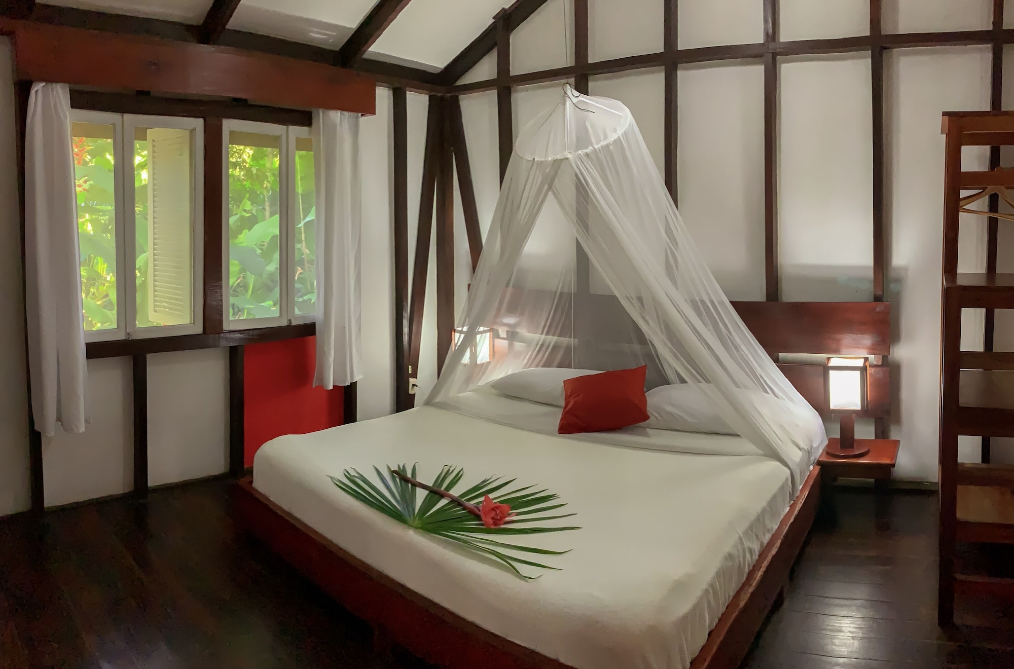 Master, Suite, 1 King and 2 Queen Beds