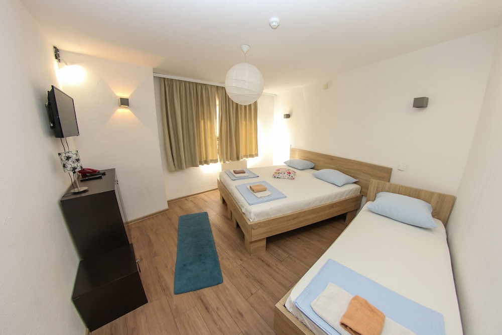 Hayat Hotel 29/57