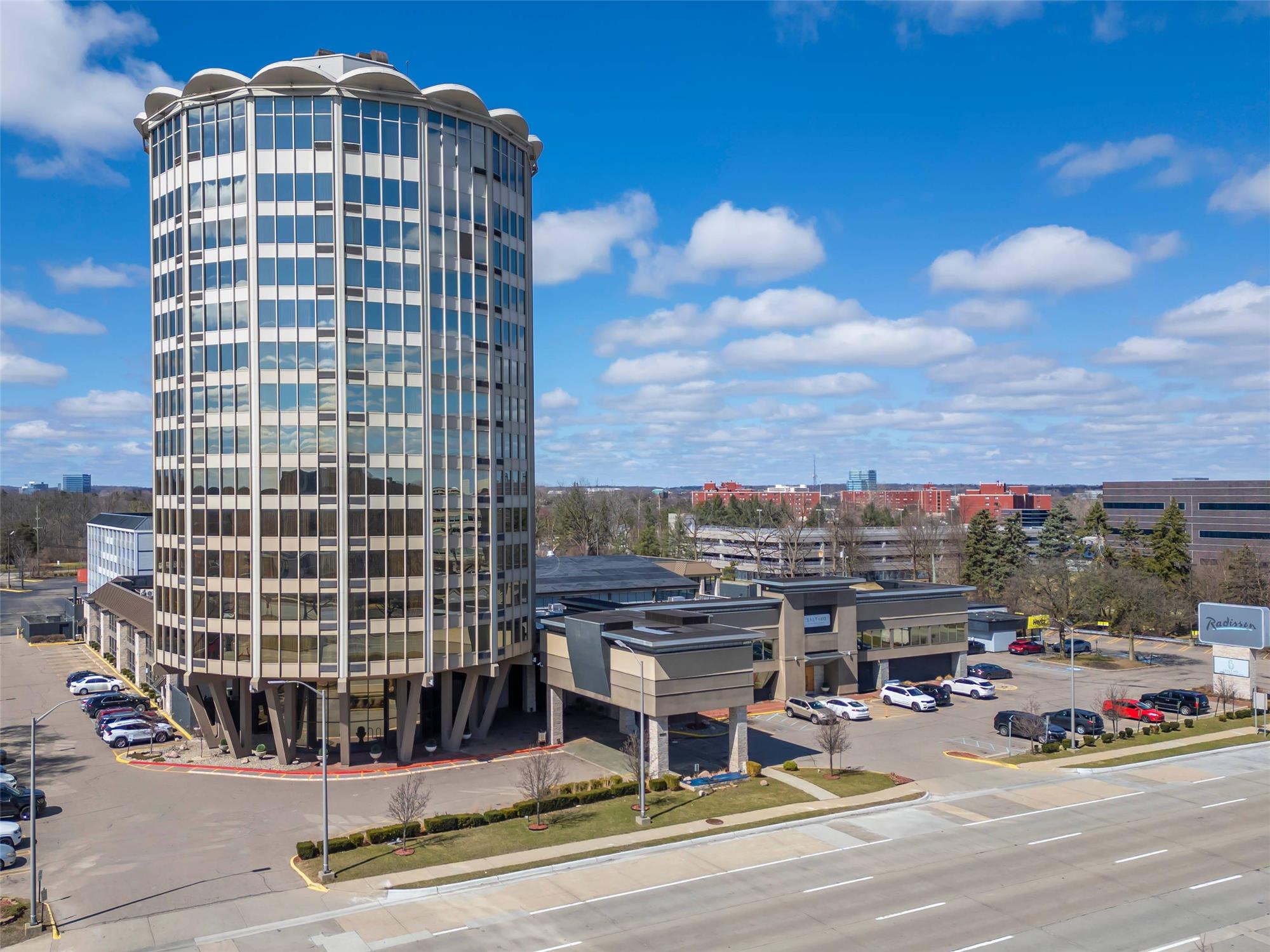 Radisson Hotel Southfield-Detroit 5/53
