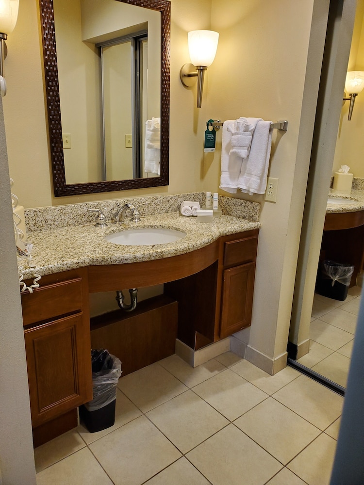 Homewood Suites by Hilton Laredo at Mall del Norte 10/75